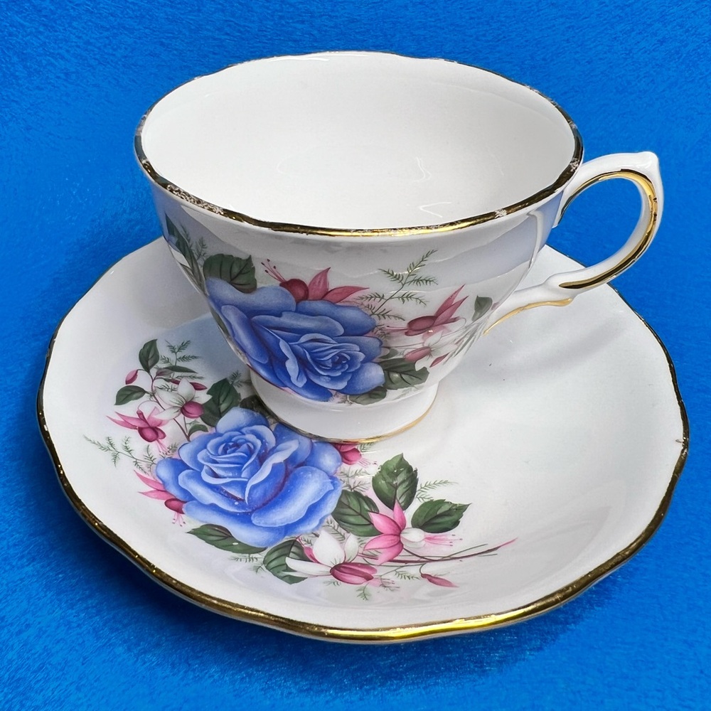 Vintage 1960’s Royal Vale Bone China Teacup and saucer.